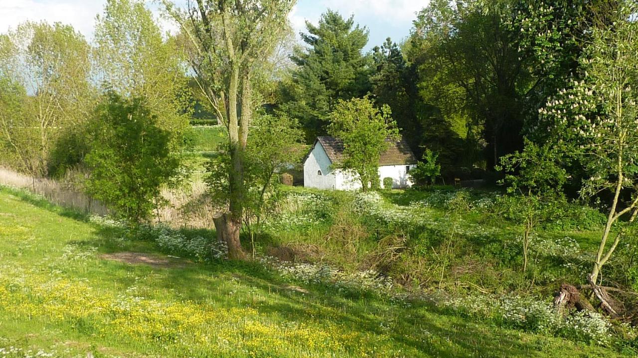 De Slaapmus Bed & Breakfast Boven-Leeuwen Екстериор снимка